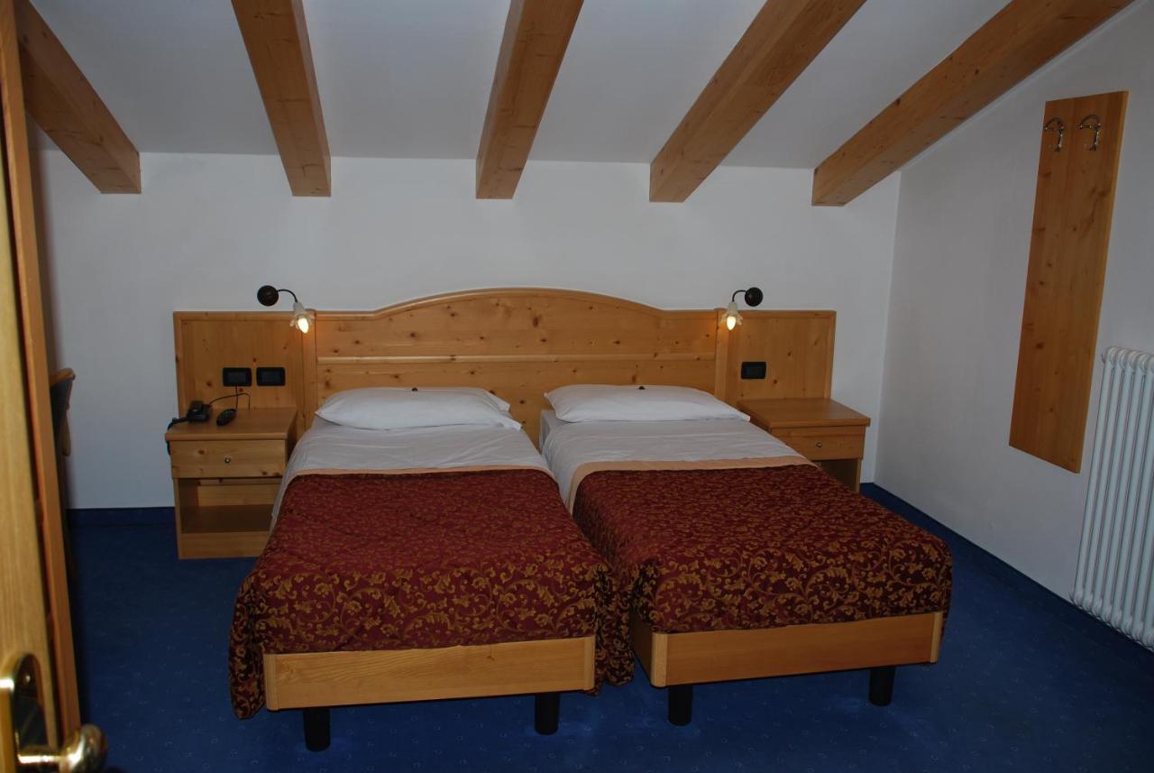 Hotel El Geiger Pozza di Fassa Chambre photo